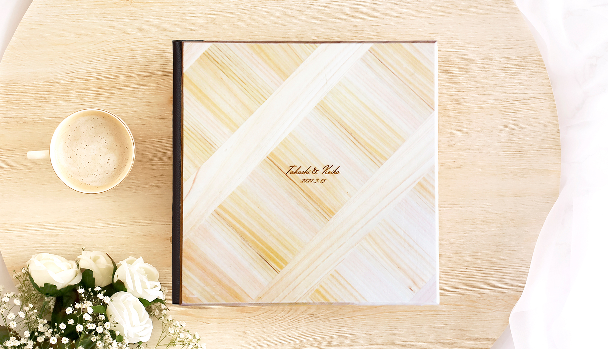 データ持ち込みでアルバム制作ができるウェディングアルバム、「天使のアルバム」アルベロのイメージ画像